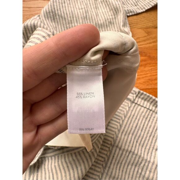 Good American Good Curve Cropped Button Fly Straight Leg Jeans - Picture 11 of 12